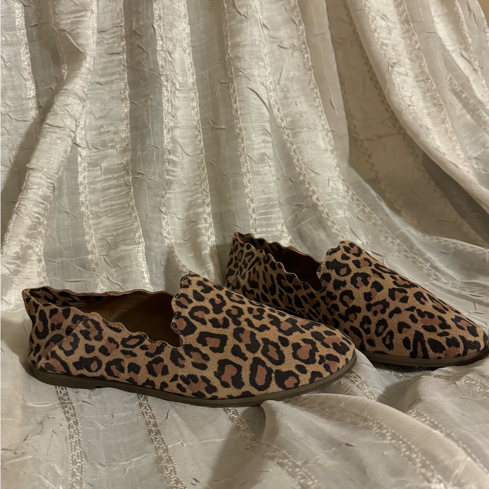 Lucky Brand Scalloped Leopard Print Loafers
